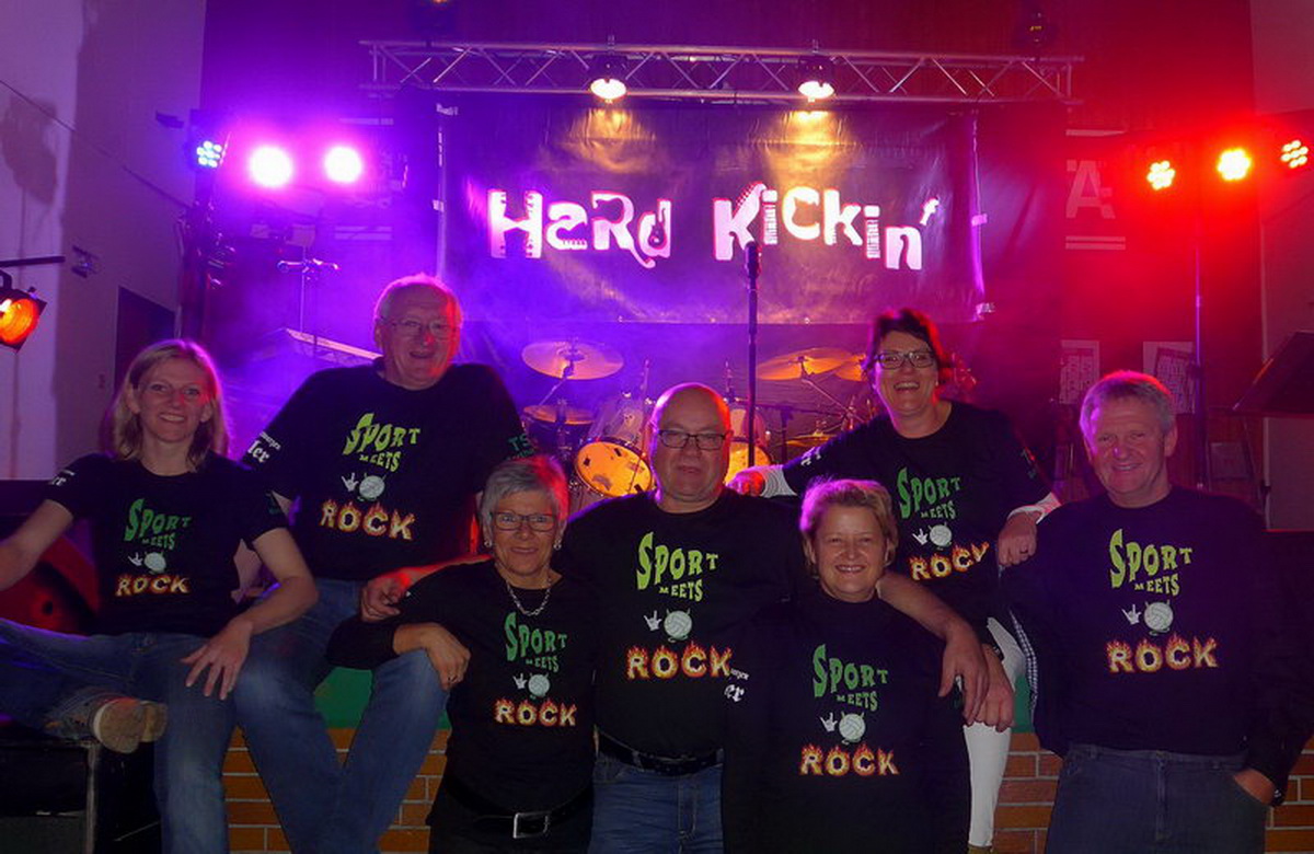 Volleyballjubiläum mit Hard Kickin