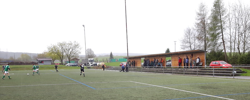 Neuer Windfang am Sportplatz