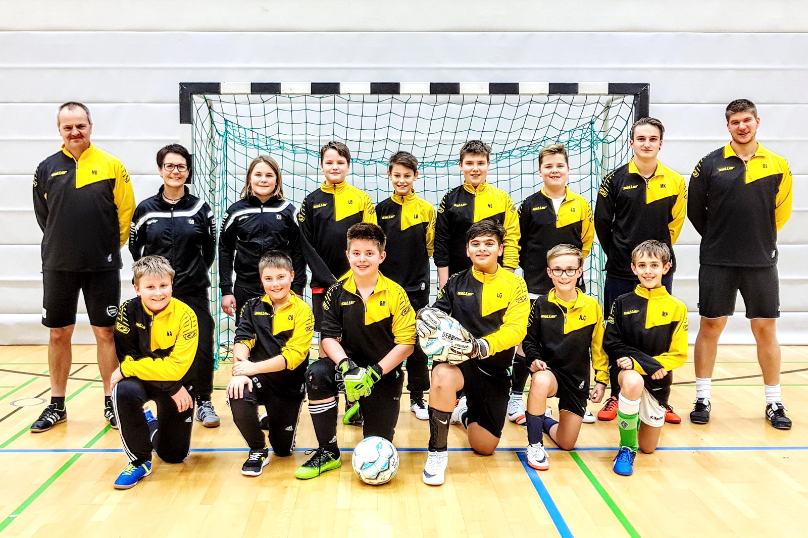 Neue Trainingsshirts für die D-Junioren der SGM Heubach/Lautern/Bartholomä