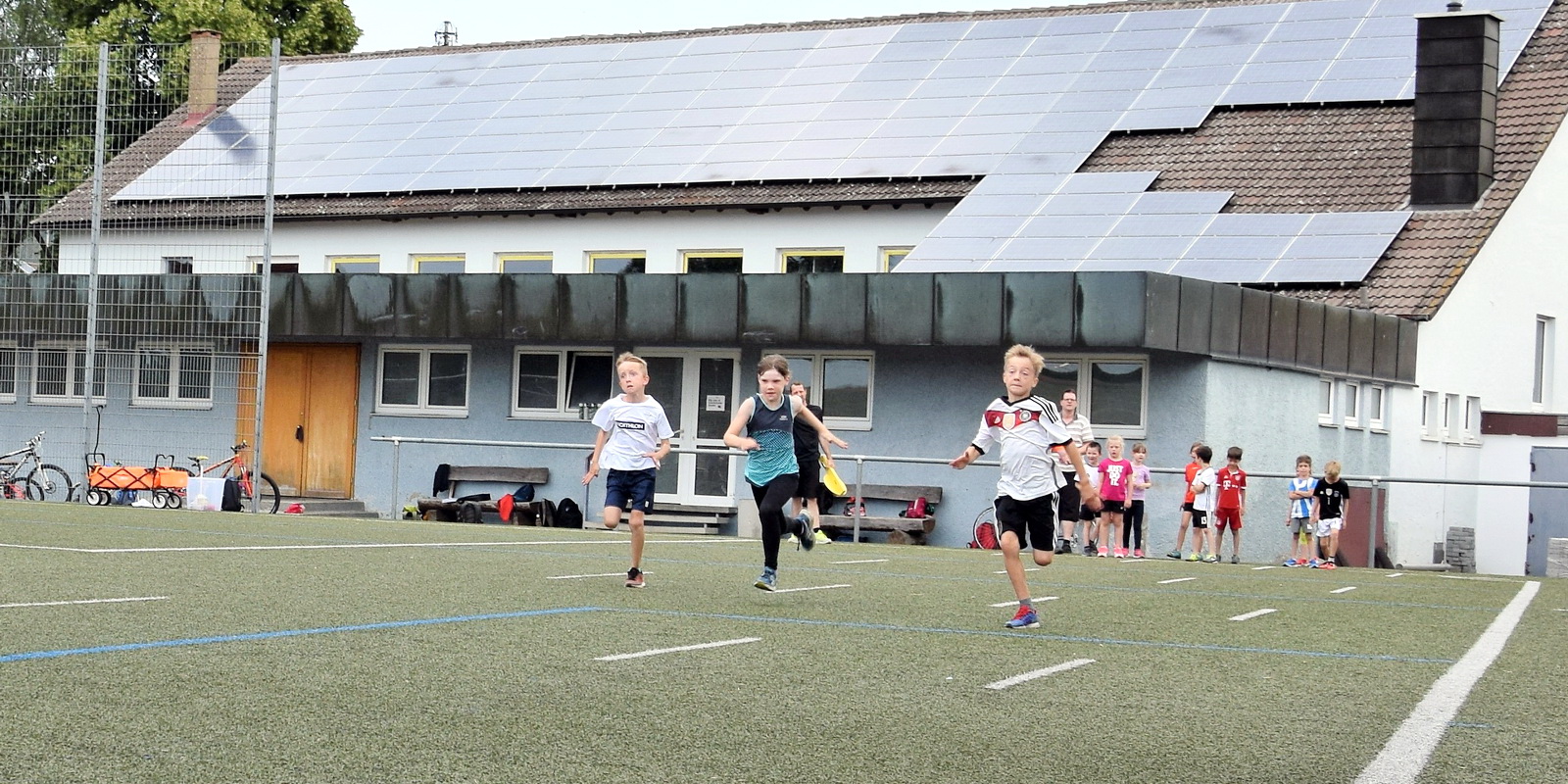 Sportabzeichen-Abnahme beim TSV Bartholomä
