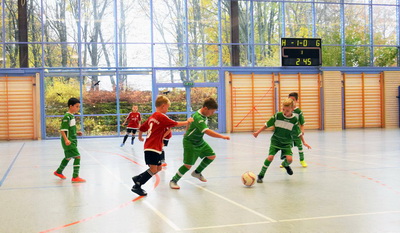 Bambini- und F-Junioren-Hallenspieltage in der STB-Halle