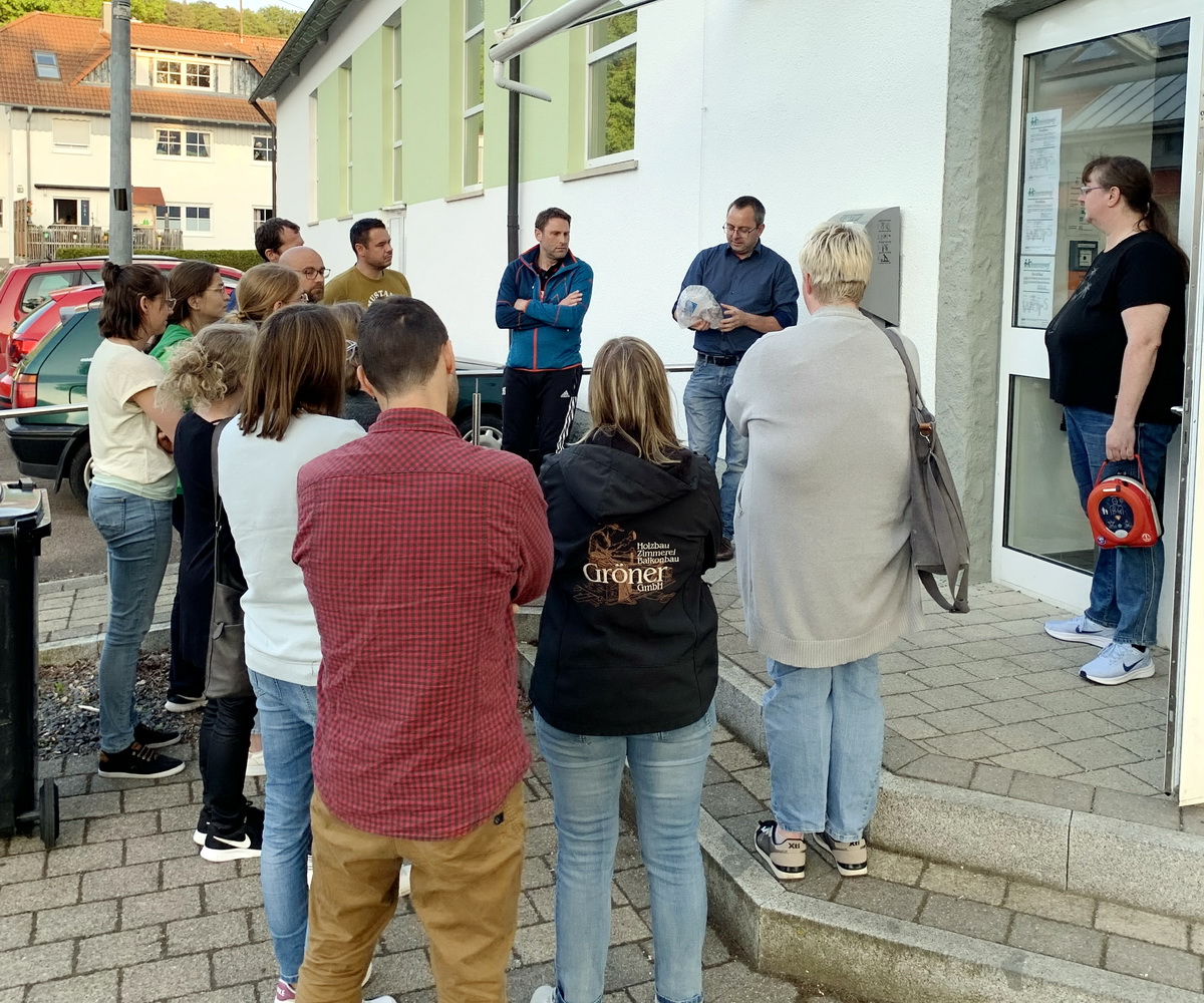 Defibrillator-Unterweisung