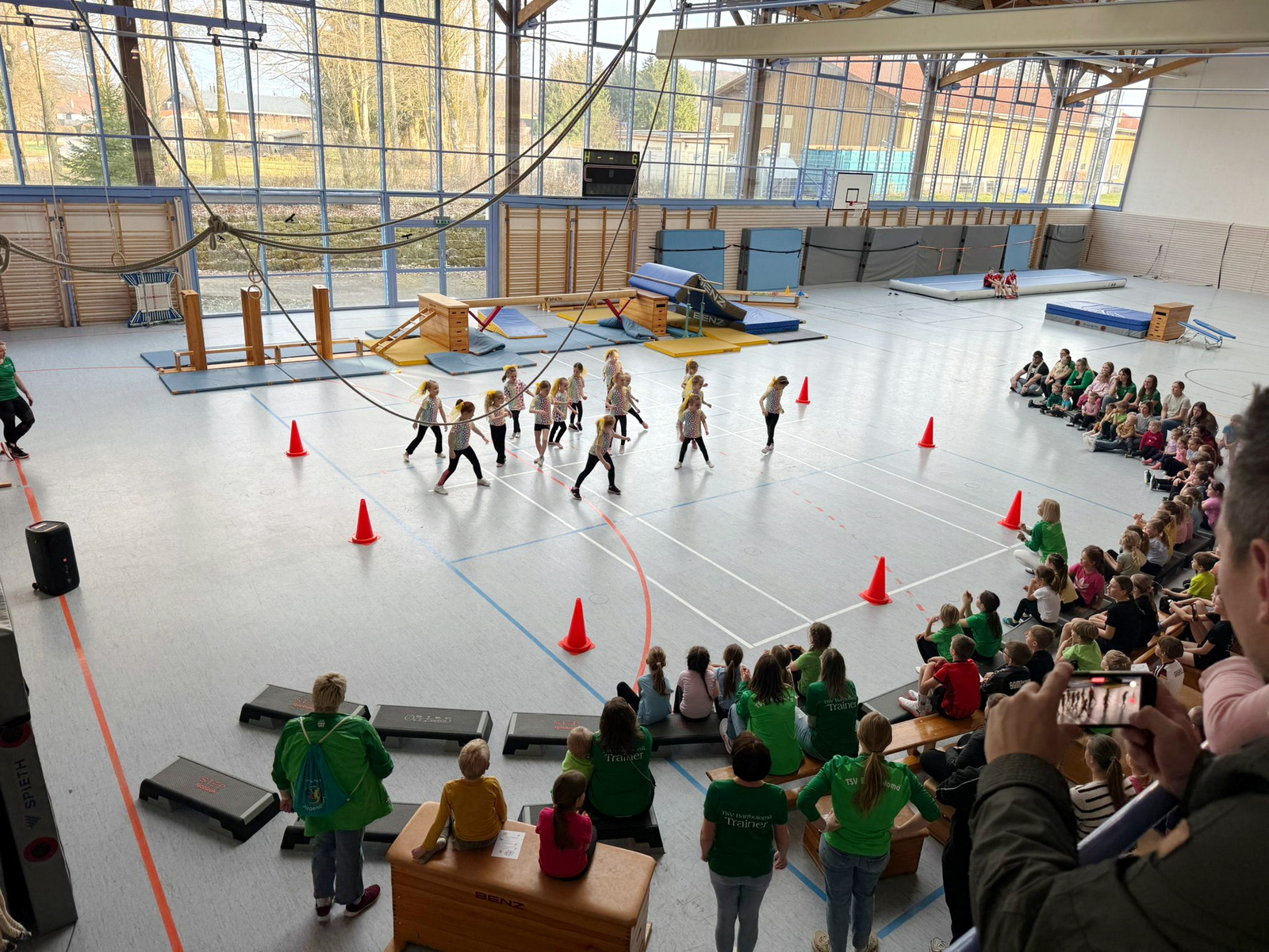 Frühjahrsturnen beim TSV Bartholomä